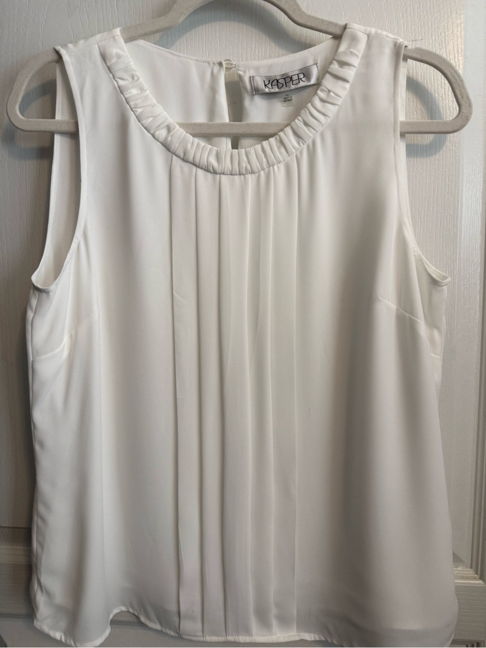 Kasper White Sleeveless Pleated Necklace-Trim Camisole
